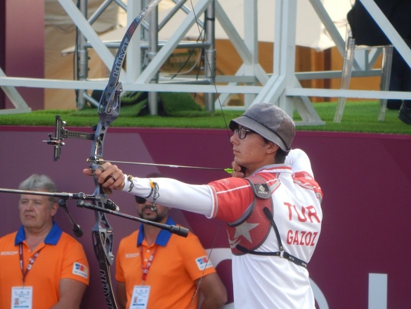 Un archer médaillé d\'or olympique : Mete Gazoz